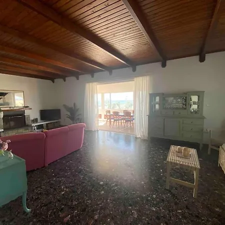Seaside Villa *